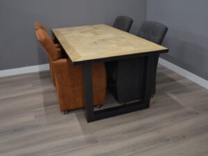 Eiken tafel 200 cm met metalen rand | Afhaalaanbieding