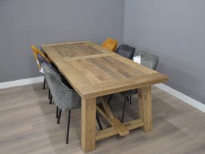 Robuuste Oud Eiken Eettafel 240 cm
