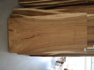 Boomstamtafel 180 cm suar -BT 222 - 1,8 meter boomstamtafel